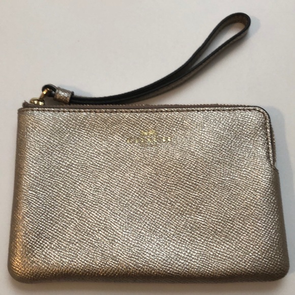 Coach Wristlet Pebble Leather - Picture 1 of 9